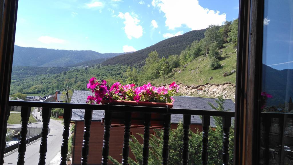 Apartaments Pont Romanic Espot Exterior photo