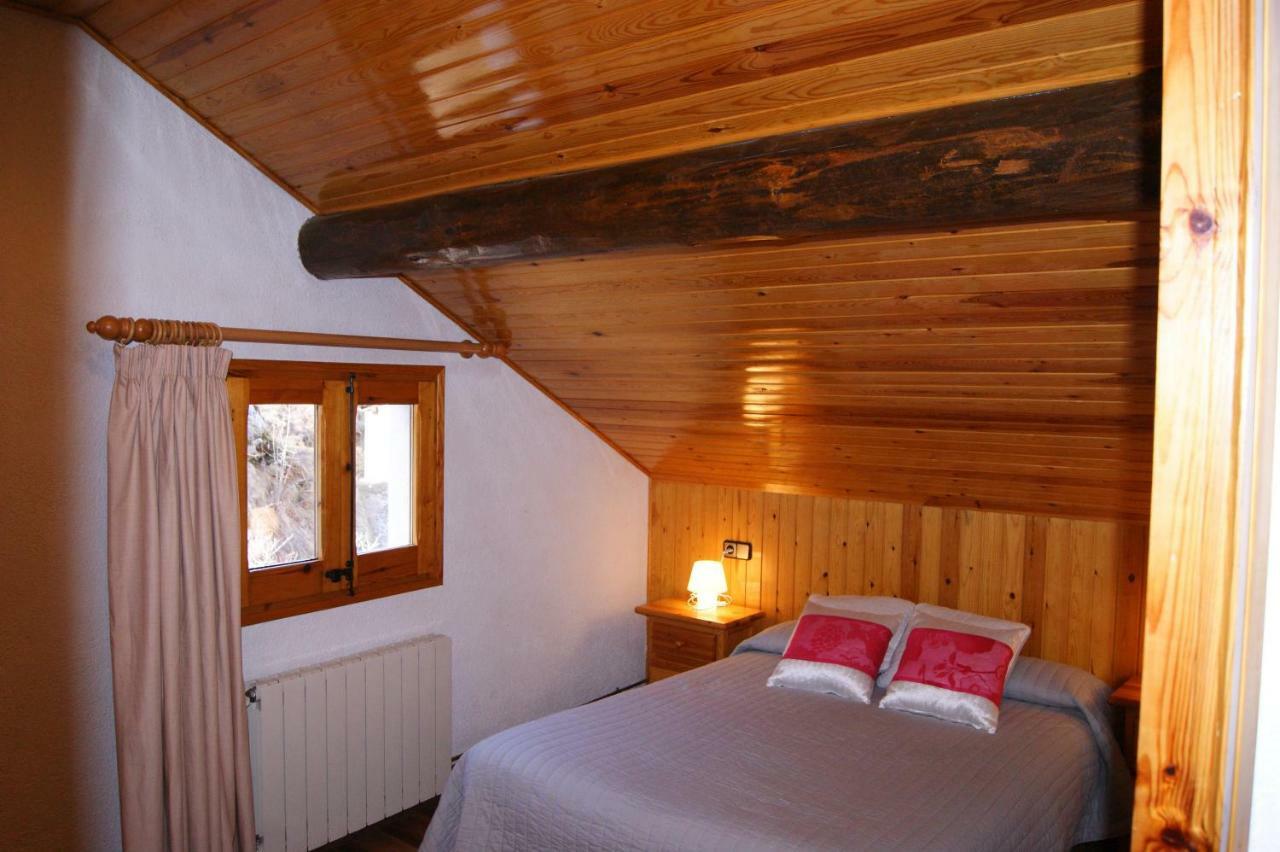 Apartaments Pont Romanic Espot Exterior photo