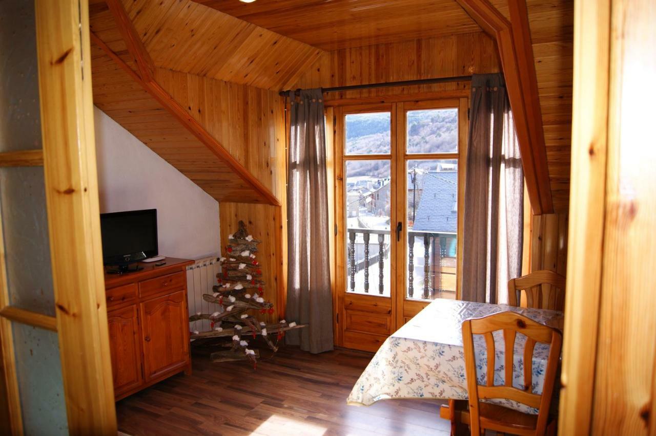 Apartaments Pont Romanic Espot Exterior photo